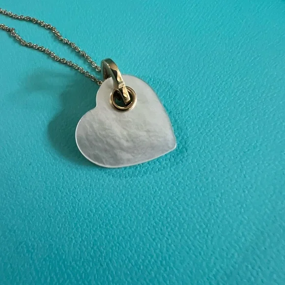 🌸🌸 Authentic Tiffany & Co. 18K Yellow Gold Heart Mother of Pearl Pendant - Picture 7 of 9